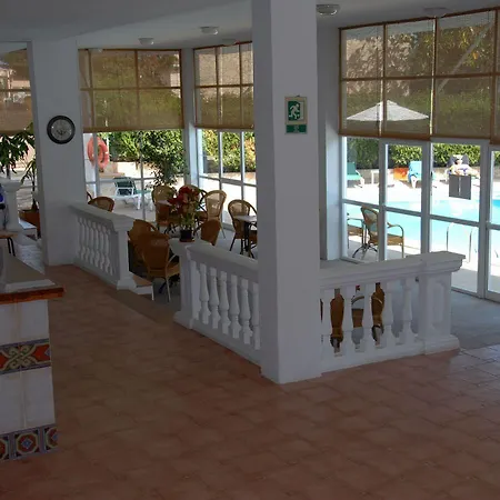 Martha's Apartahotel 2*